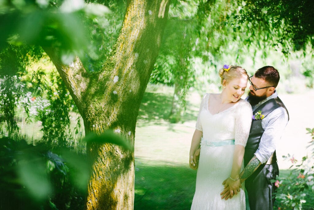 Cardiff Wedding Photographer: Chris & Hannah – Glyndŵr Vineyard